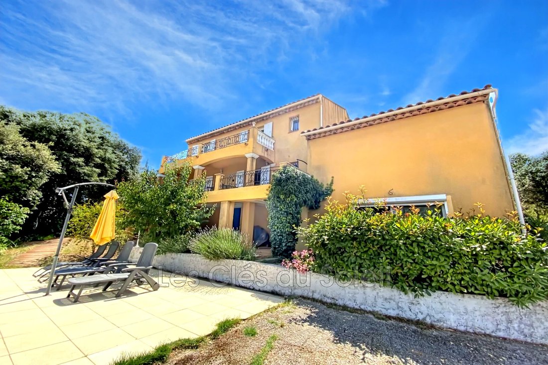 Villa in Montfort-sur-Argens, Provence-Alpes-Côte d'Azur, France 3 - 17557652
