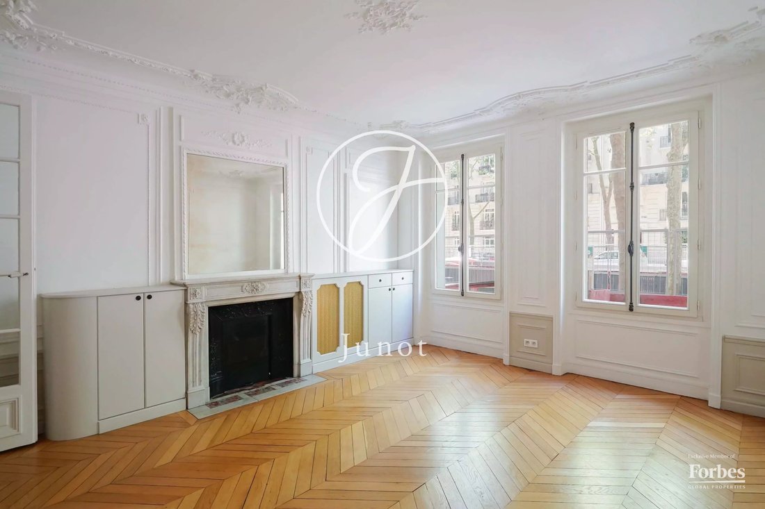Apartment in Cambronne-Garibaldi, Paris 15e Arrondissement, Paris 1 - 18182456