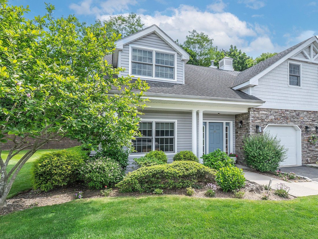 Condo in Port Washington, New York, United States 2 - 17452228