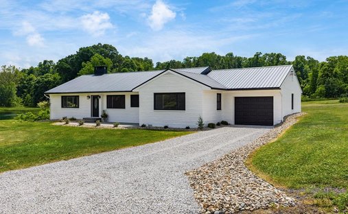 Farm Ranch in Lucas, Ohio, United States 1