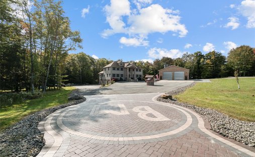 House in Fallsburg, New York, United States 1