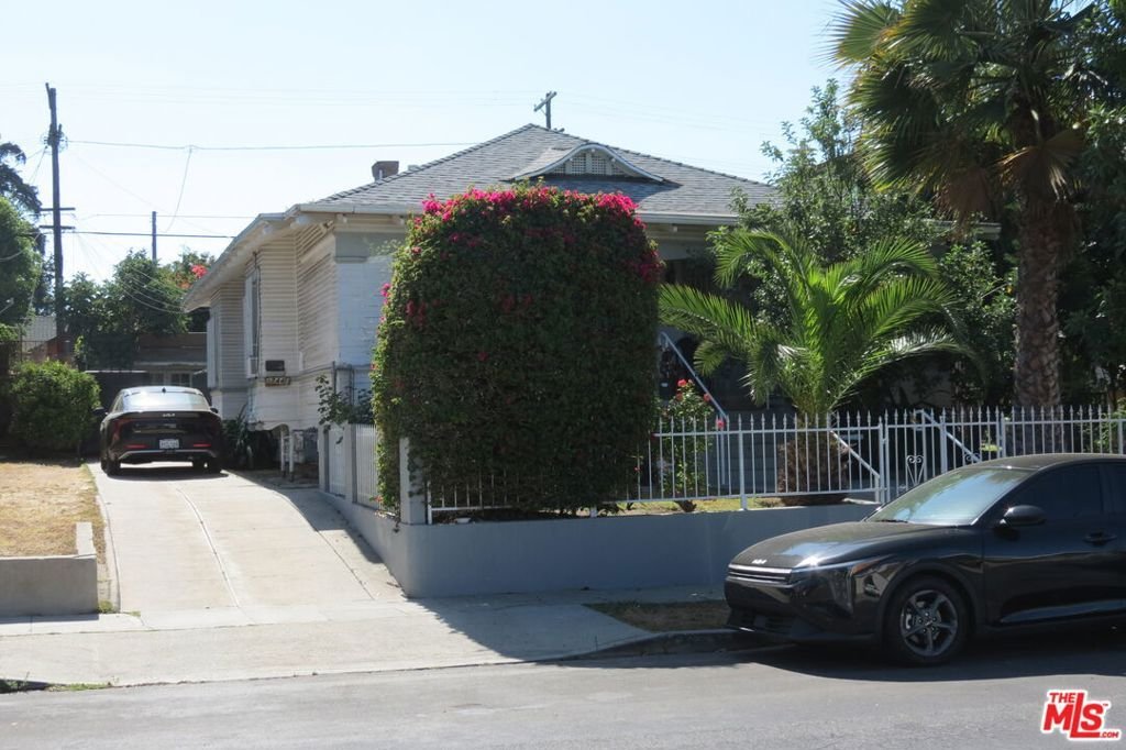 Los Angeles, California, United States 1 - 18185003