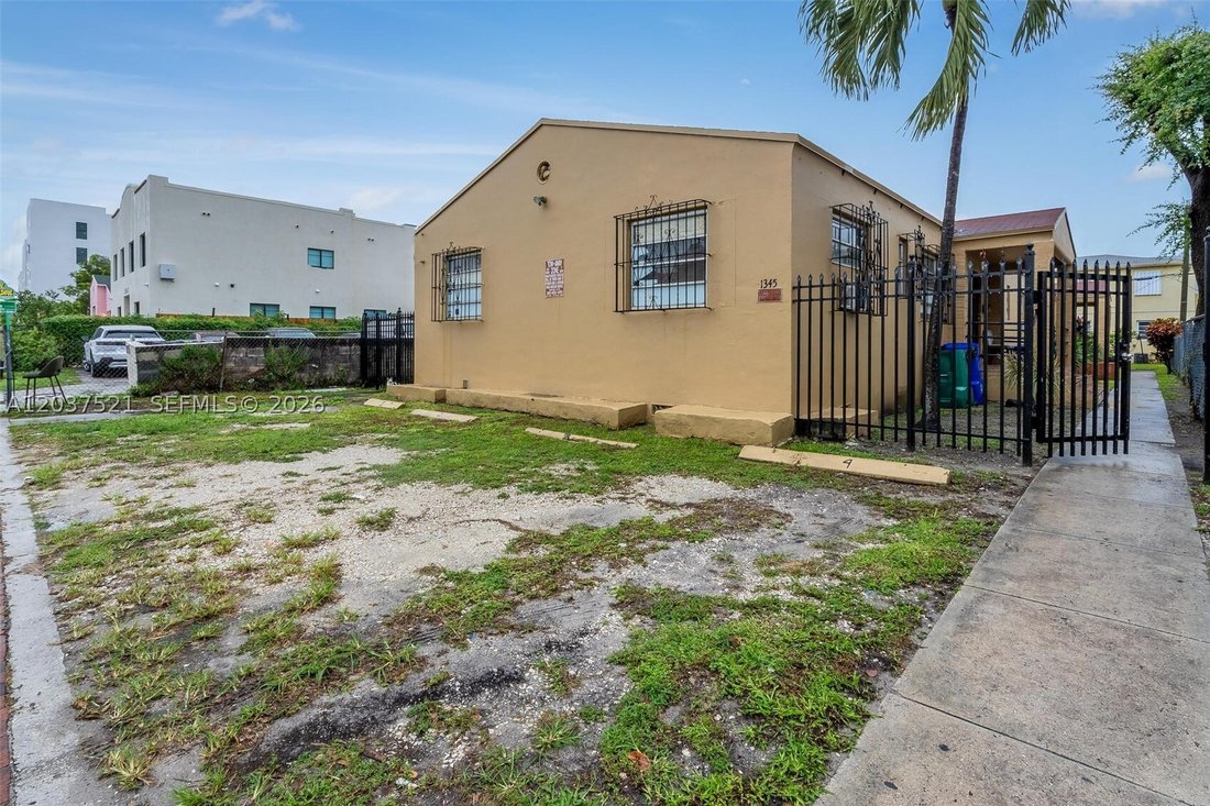 Miami, Florida, United States 5 - 18184086