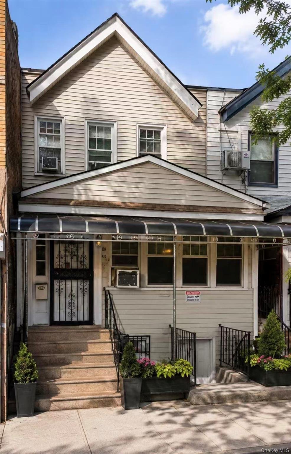 House in New York, New York, United States 1 - 18186444