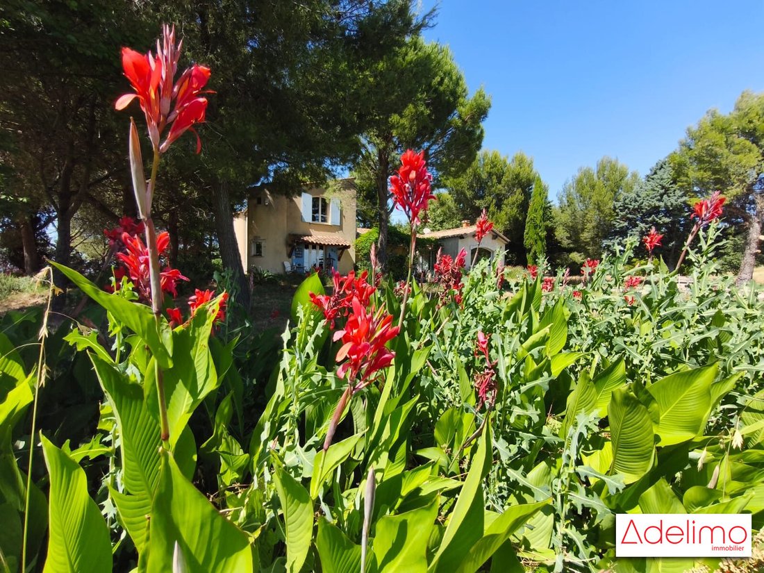 Country House in Fontvieille, Provence-Alpes-Côte d'Azur, France 2 - 17460784