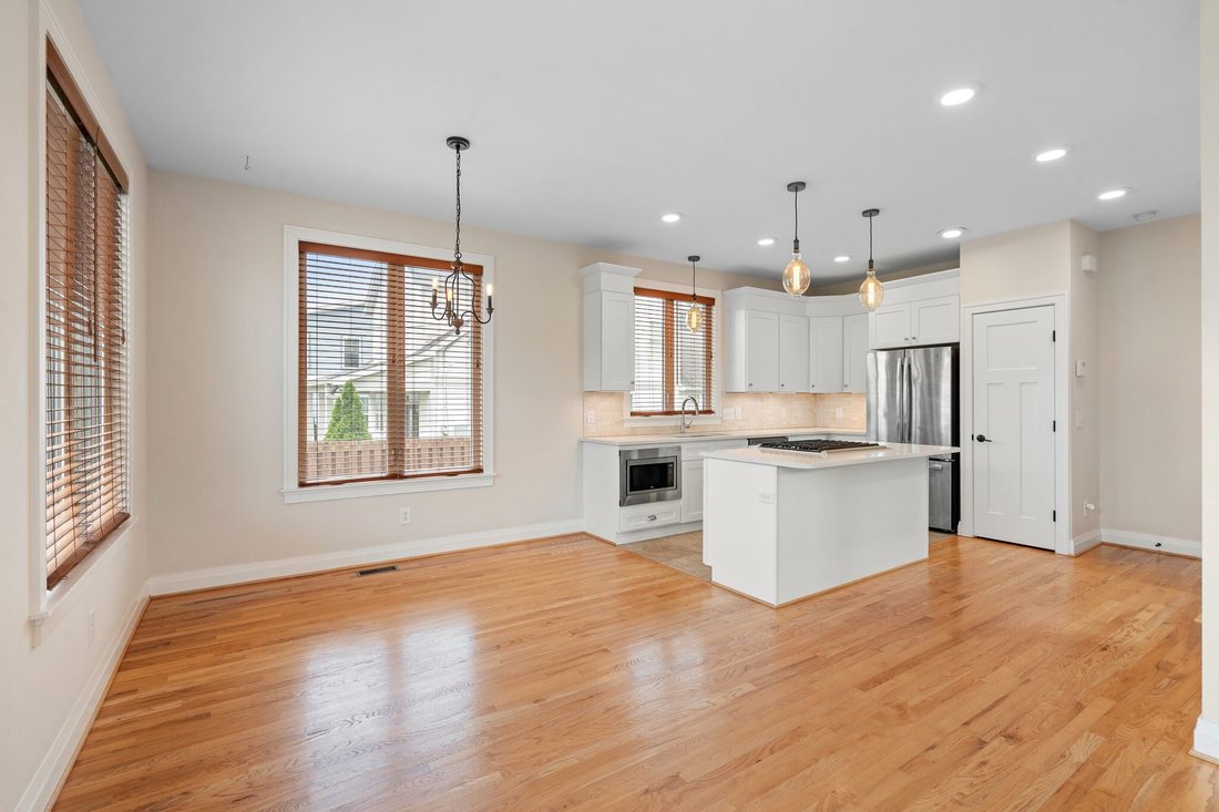 Co Op in Nashville, Tennessee, United States 5 - 18183749