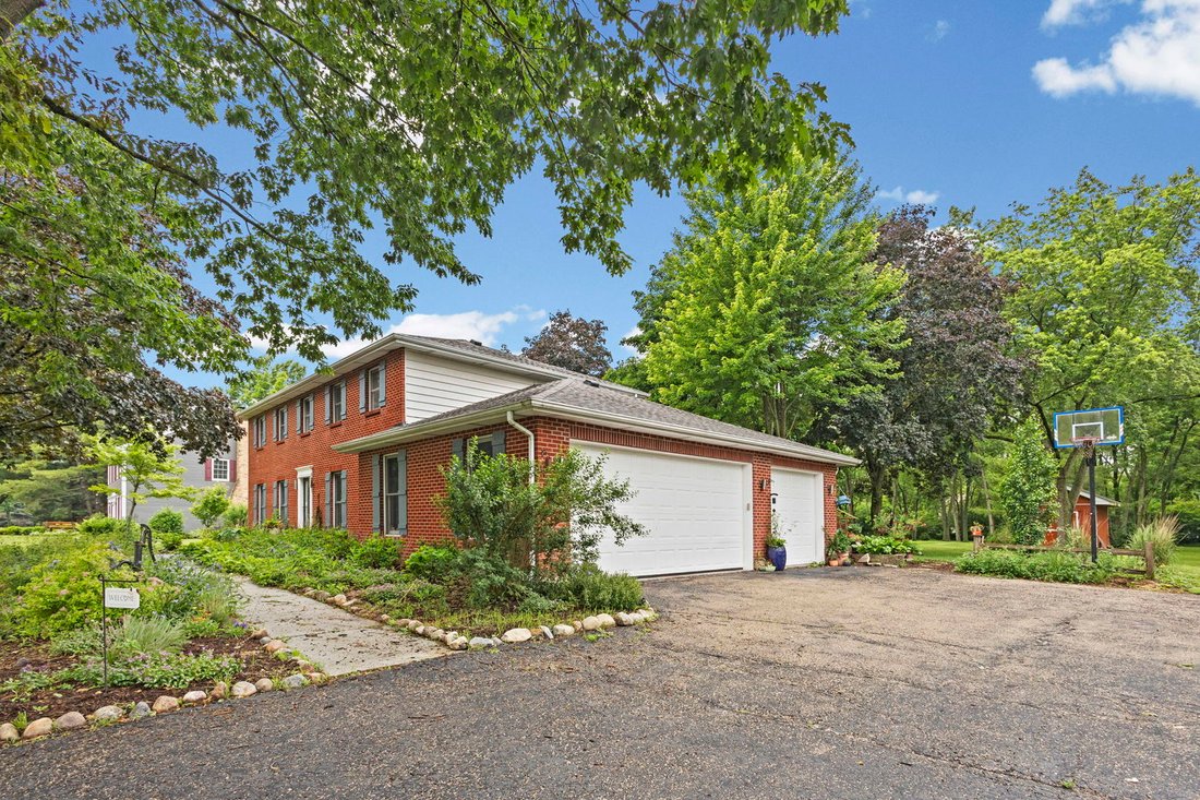 House in Campton Hills, Illinois, United States 4 - 18184532