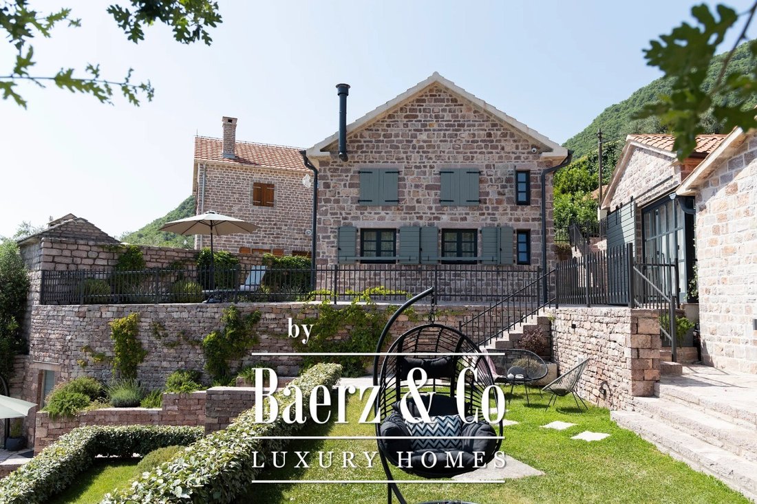 Villa in Tivat, Tivat Municipality, Montenegro 4 - 18183907