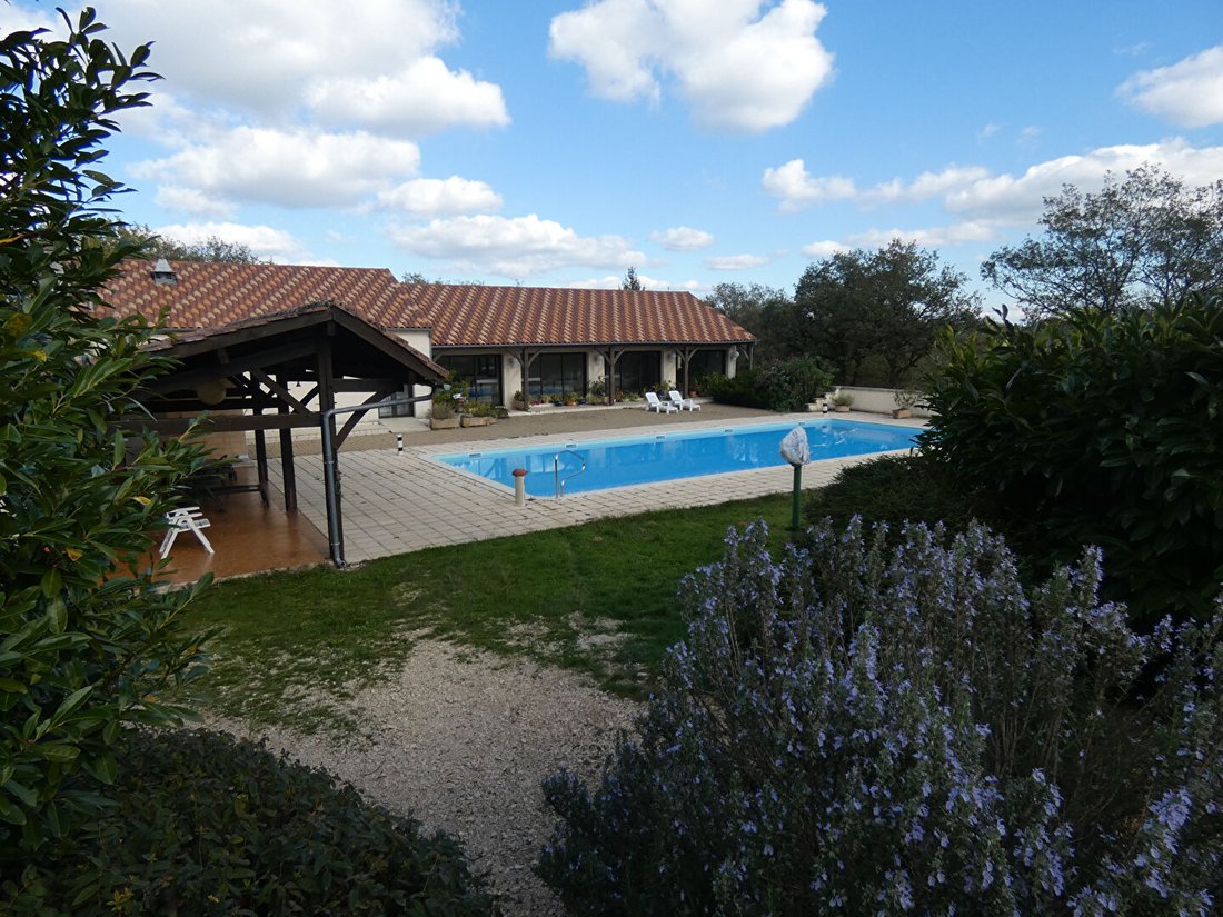 Villa in Salignac-Eyvigues, Nouvelle-Aquitaine, France 3 - 18185614