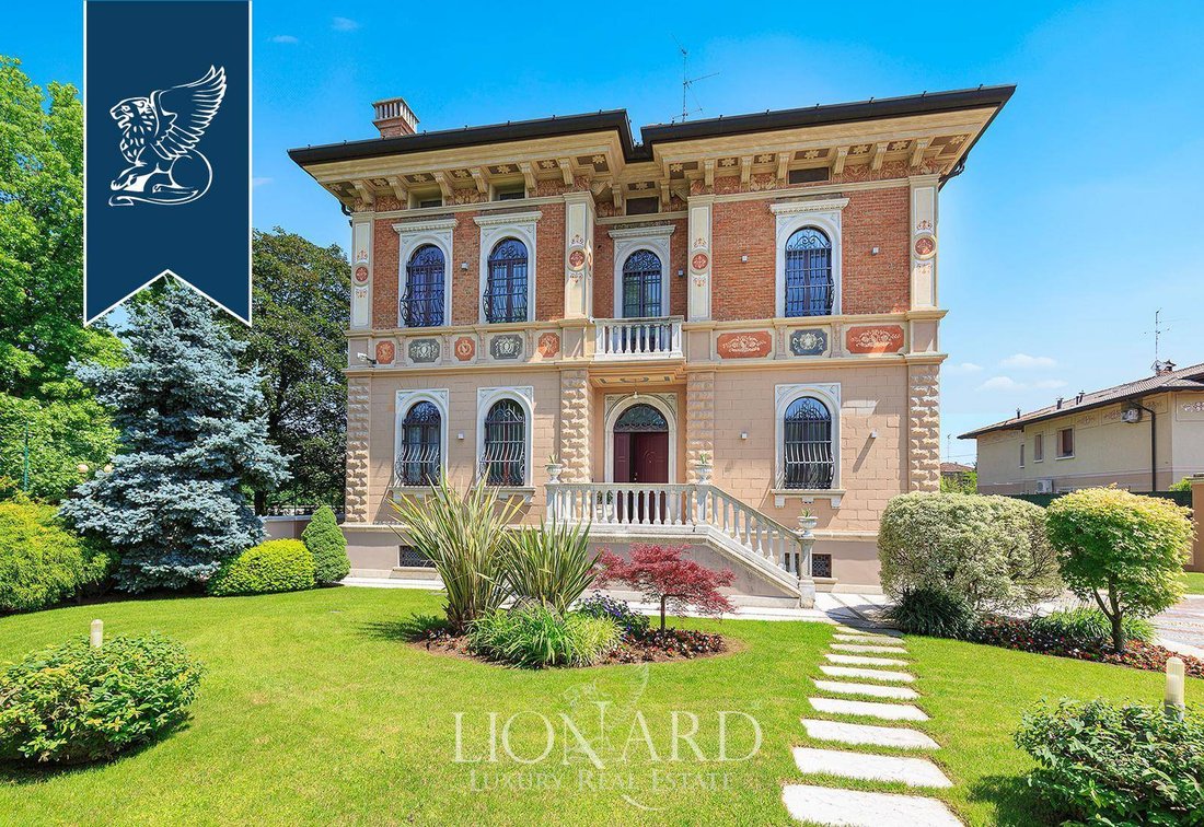 Villa in Chiari, Lombardy, Italy 1 - 18185320