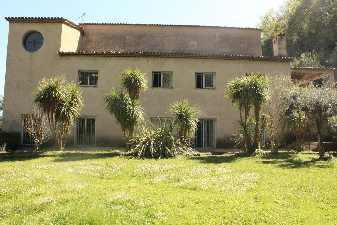 Villa in Grasse, Provence-Alpes-Côte d'Azur, France 2 - 18182458
