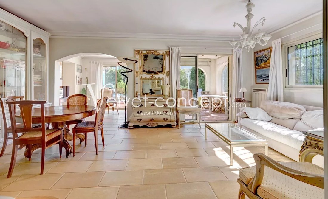 Villa in Cougoussoles, Le Cannet, France 5 - 18182600
