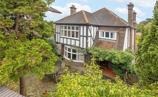 House in Crooked Billet, Merton, England 1