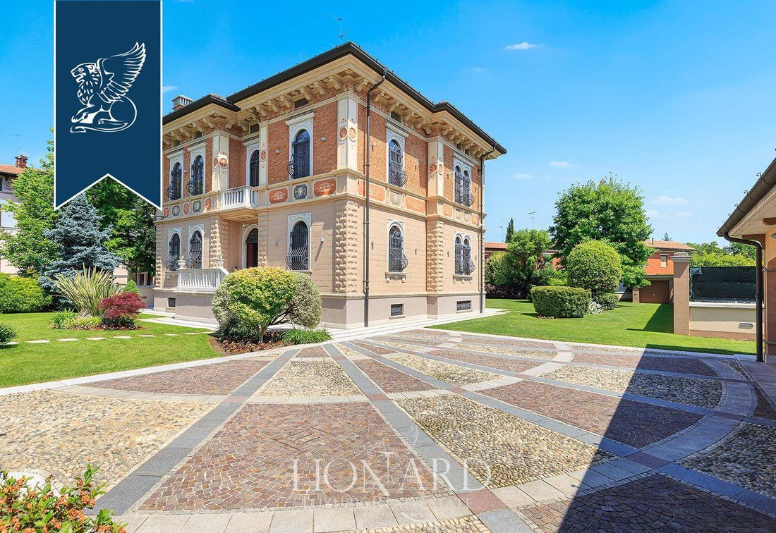 Villa in Chiari, Lombardy, Italy 5 - 18185320