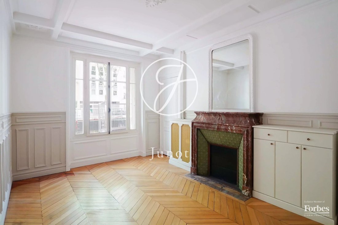 Apartment in Cambronne-Garibaldi, Paris 15e Arrondissement, Paris 4 - 18182456