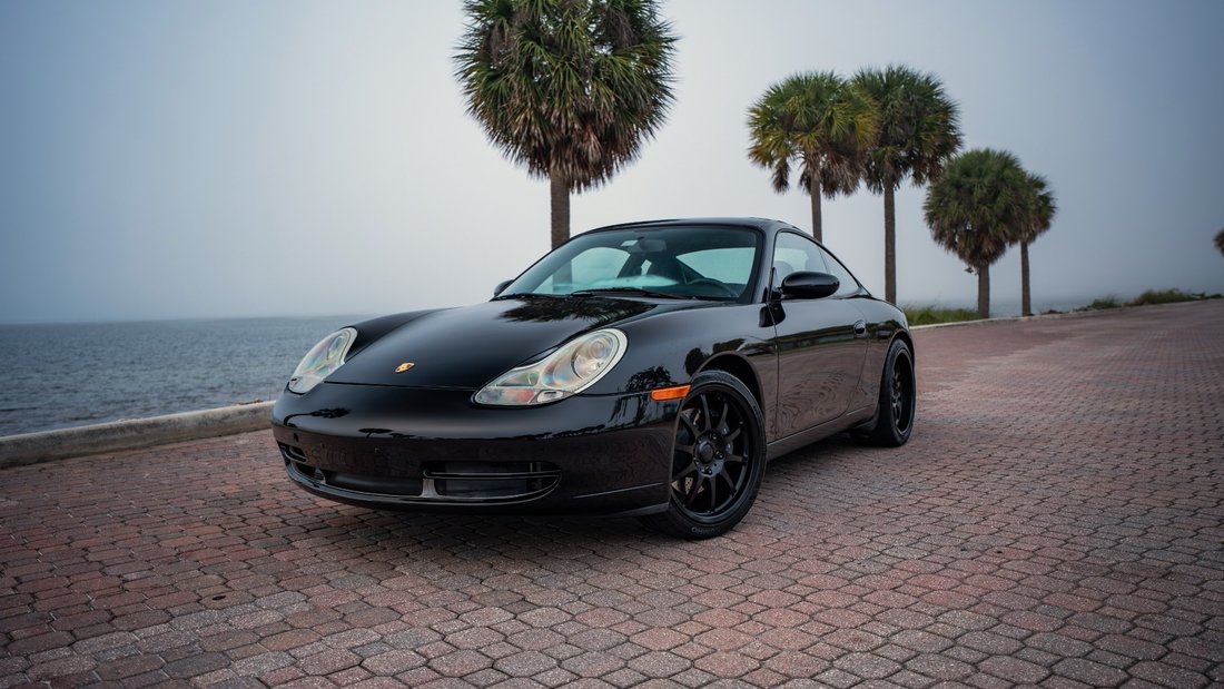 Coupe in Miami, FL 1 - 18182543