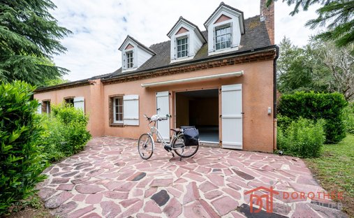 House in Vieux Village-Murs du Parc, Marolles-en-Brie, France 1