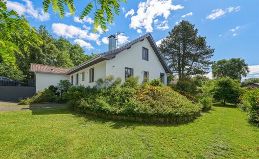 Haus in Divonne-les-Bains, Auvergne-Rhone-Alpen, Frankreich 1