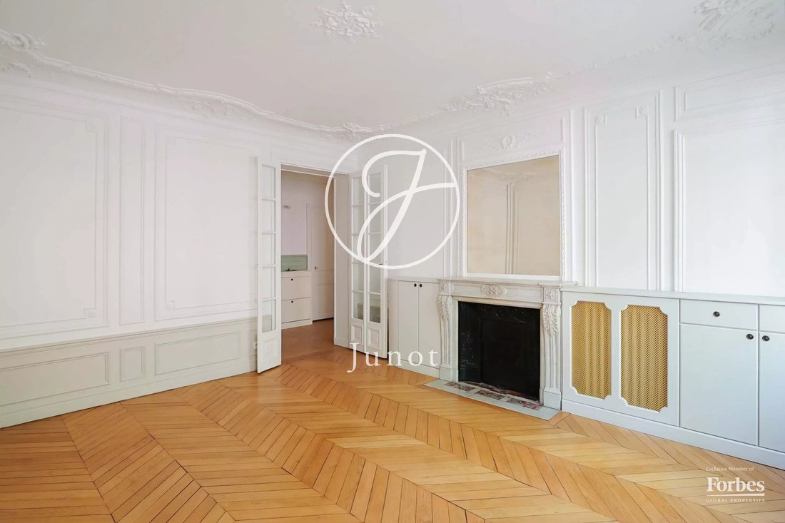Apartment in Cambronne-Garibaldi, Paris 15e Arrondissement, Paris 3 - 18182456