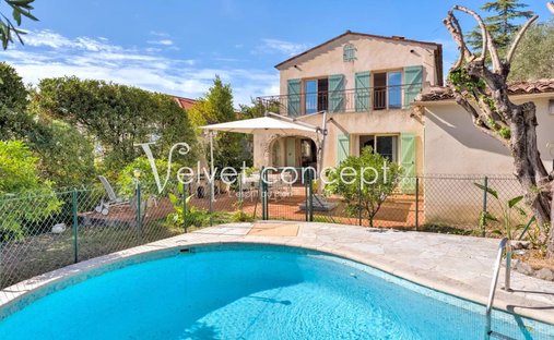 Villa in Cougoussoles, Le Cannet, France 1