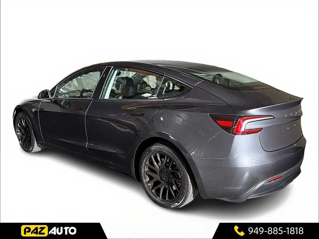Sedan in Laguna Hills, CA, United States 3 - 18185686