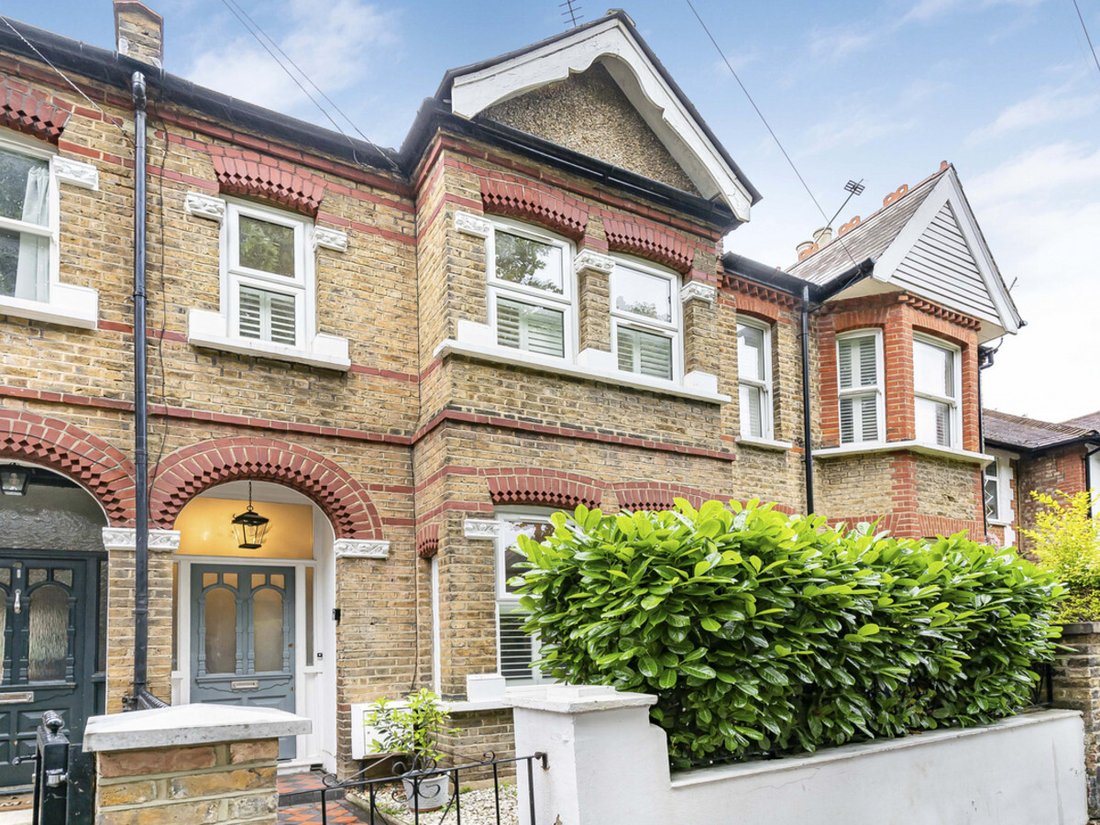 House in Elthorne Heights, Ealing, England 1 - 18184398