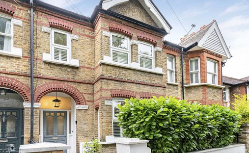 House in Elthorne Heights, Ealing, England 1