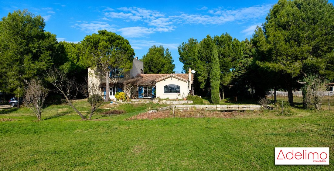 Country House in Fontvieille, Provence-Alpes-Côte d'Azur, France 1 - 17460784