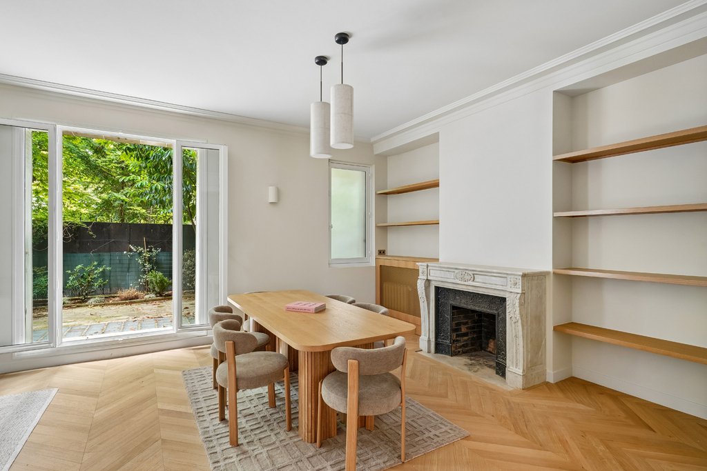 Apartment in Gros Caillou, Paris 7e Arrondissement, Paris 5 - 18182438