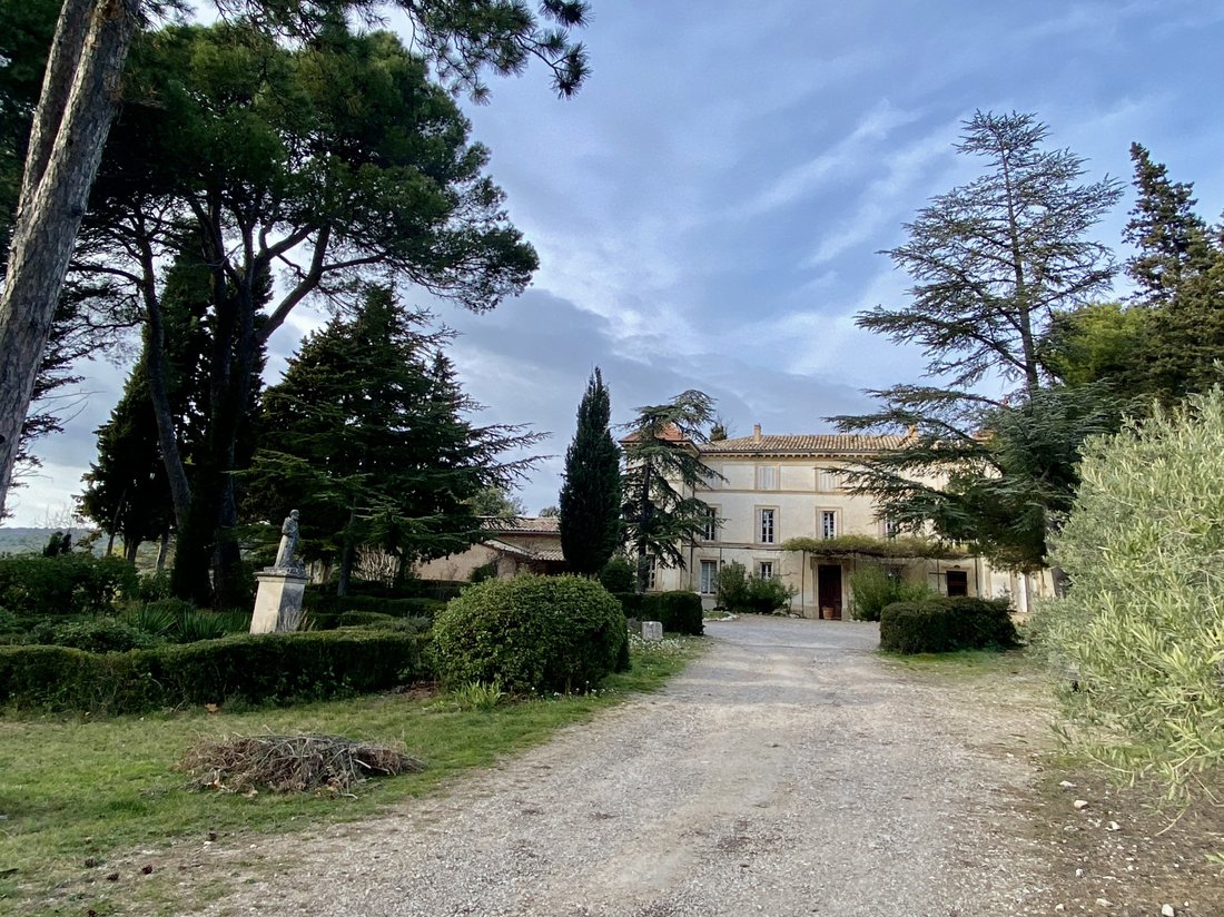Castle in Saint-Saturnin-lès-Apt, Provence-Alpes-Côte d'Azur, France 1 - 18184279