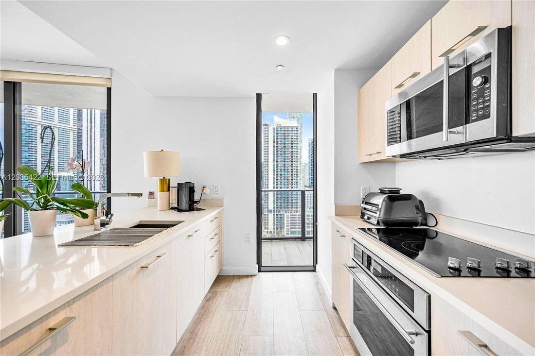 Condo in Miami, Florida, United States 5 - 18182328