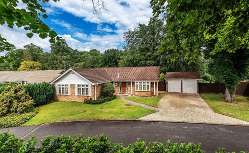 Bungalow in Great Bookham, England 1