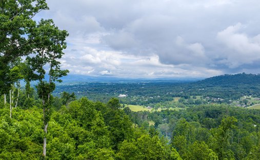Land in Weaverville, North Carolina, Vereinigte Staaten 1