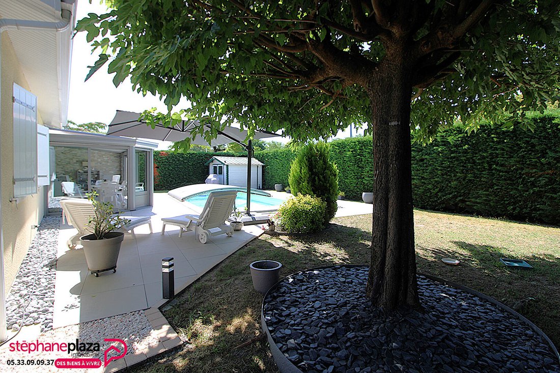 Villa in Villenave-d'Ornon, Nouvelle-Aquitaine, France 1 - 18073578