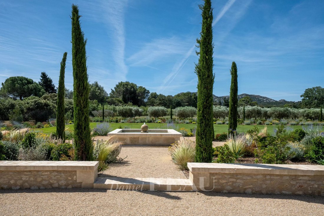 Country House in Eygalières, Provence-Alpes-Côte d'Azur, France 4 - 17897248
