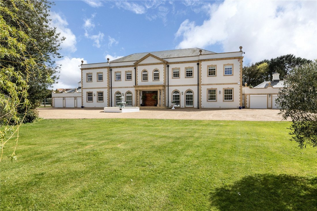 House in Angmering, England 1 - 18182316