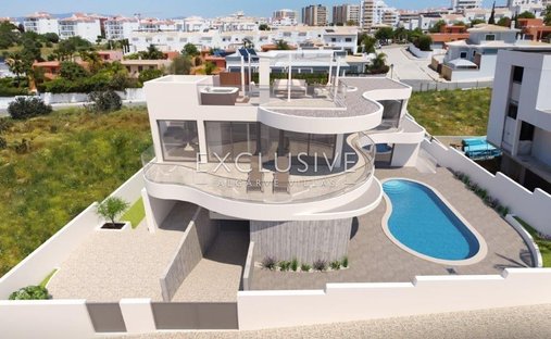 Villa in Sao Goncalo de Lagos, Algarve, Portugal 1