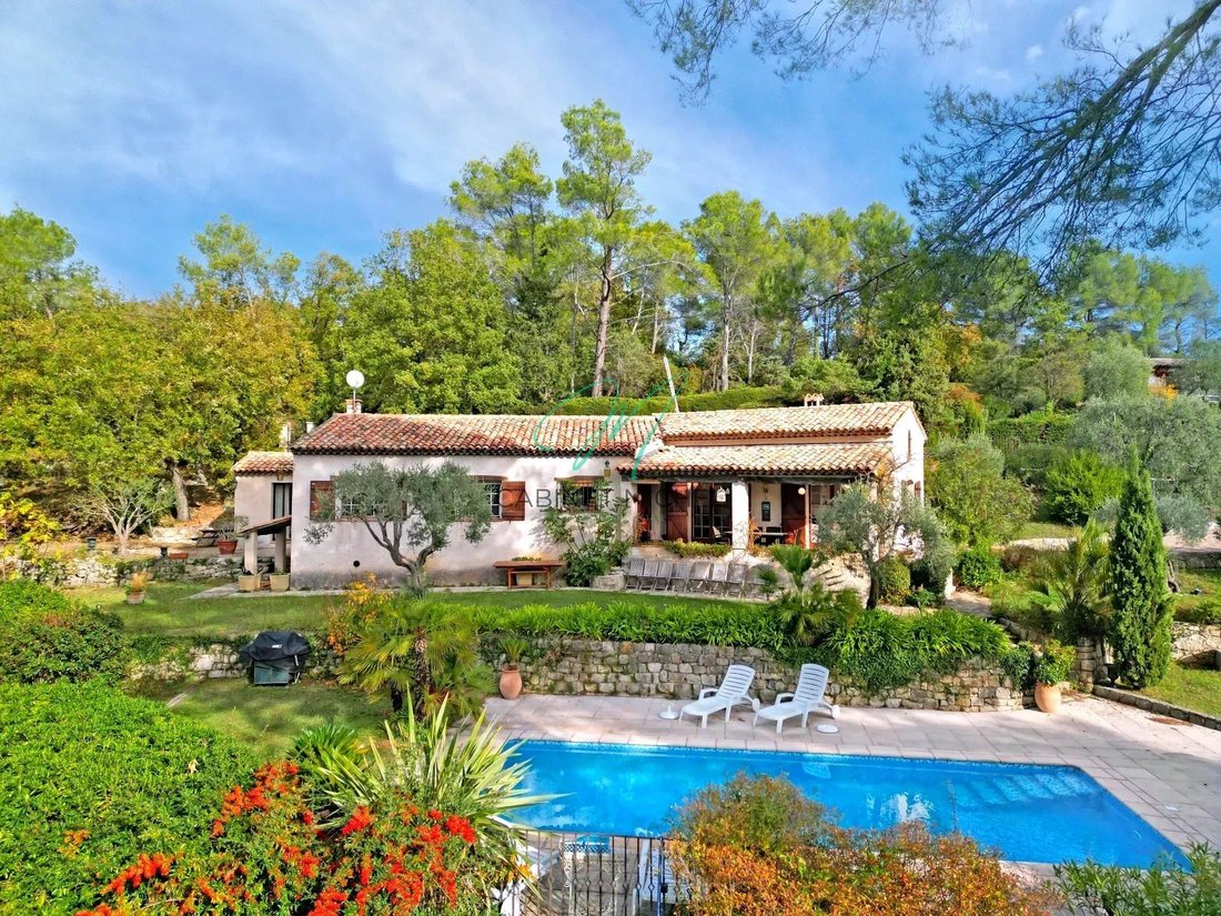 Villa in Châteauneuf-Grasse, Provence-Alpes-Côte d'Azur, France 1 - 16853505
