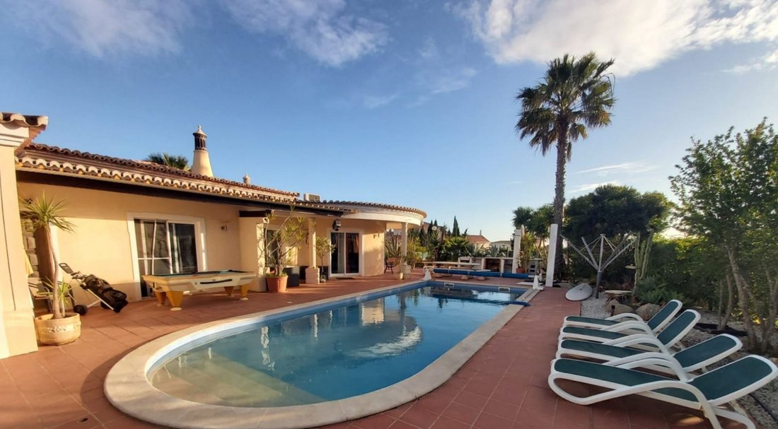 Villa in Carvoeiro, Algarve, Portugal 1 - 11739686