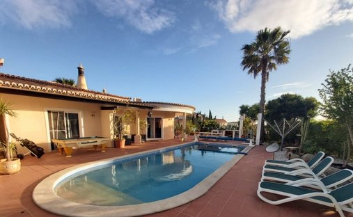 Villa in Carvoeiro, Algarve, Portugal 1