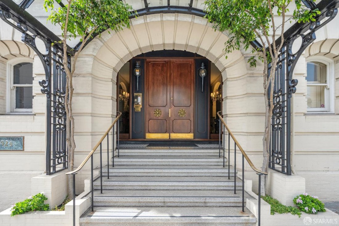 San Francisco, California, United States 3 - 18182777