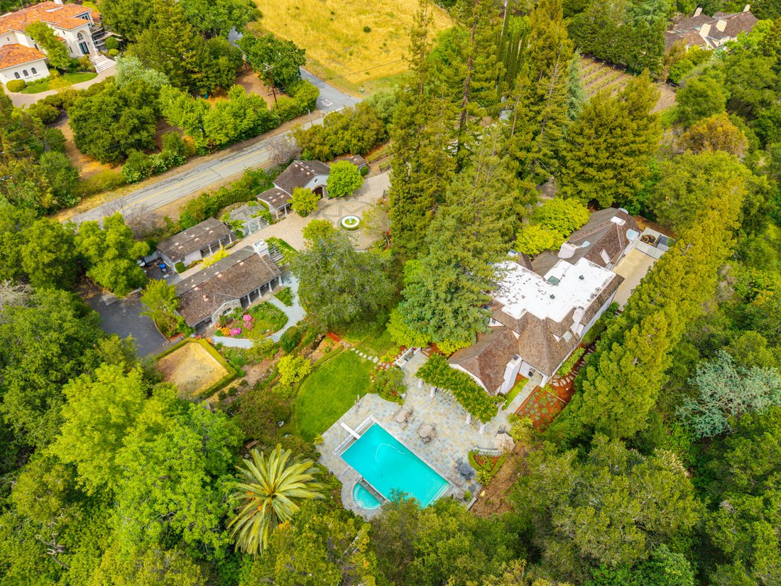 House in Los Altos Hills, California, United States 1 - 18182082