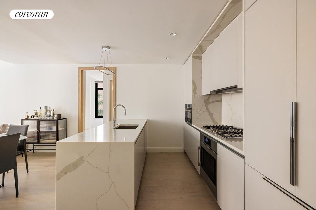 Condo in New York, New York, United States 3 - 18182556