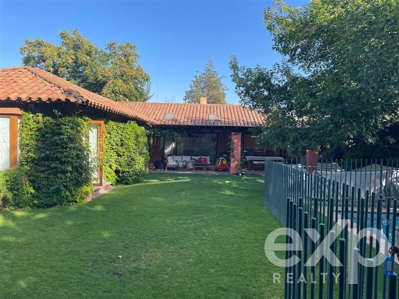 House in Colina, Santiago Metropolitan Region, Chile 2 - 18182151
