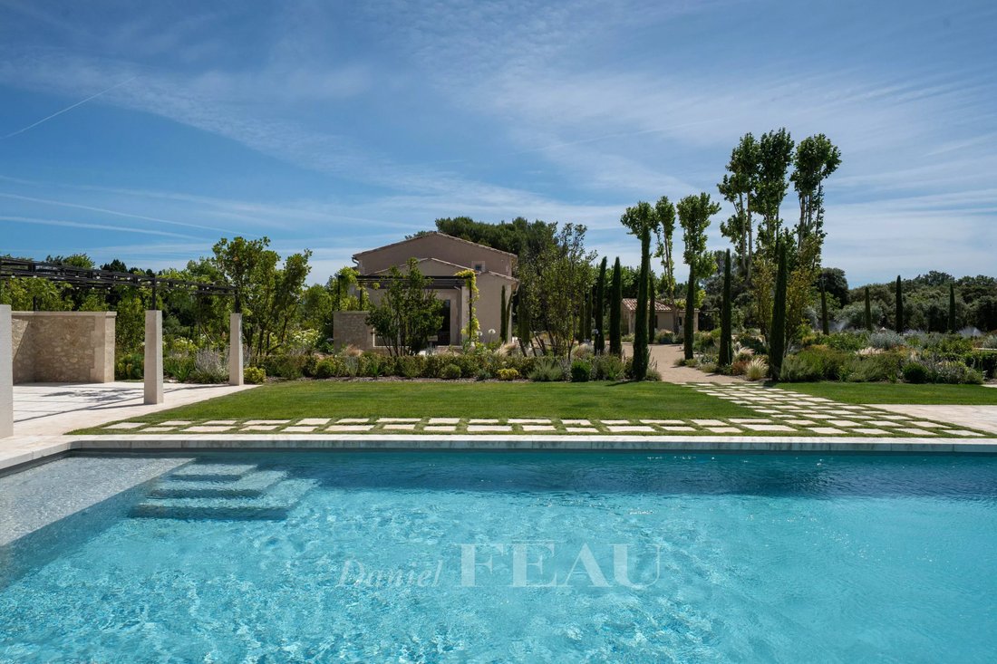 Country House in Eygalières, Provence-Alpes-Côte d'Azur, France 3 - 17897248