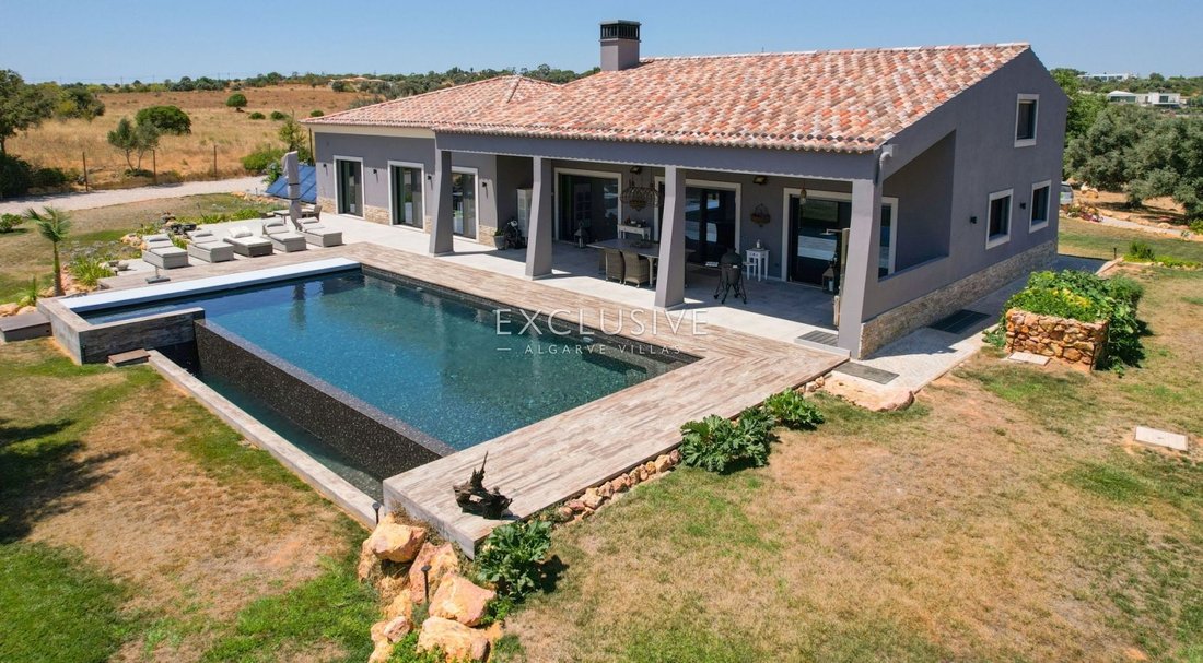 Villa in Lagoa e Carvoeiro, Algarve, Portugal 1 - 14551474