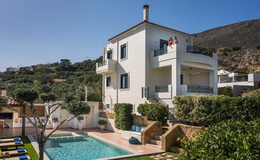 Villa in Platanias, Greece 1