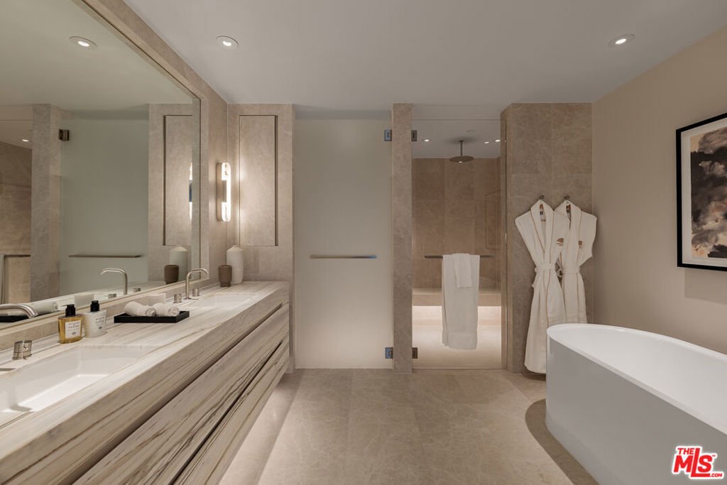 Condo in Beverly Hills, California, United States 5 - 18185063