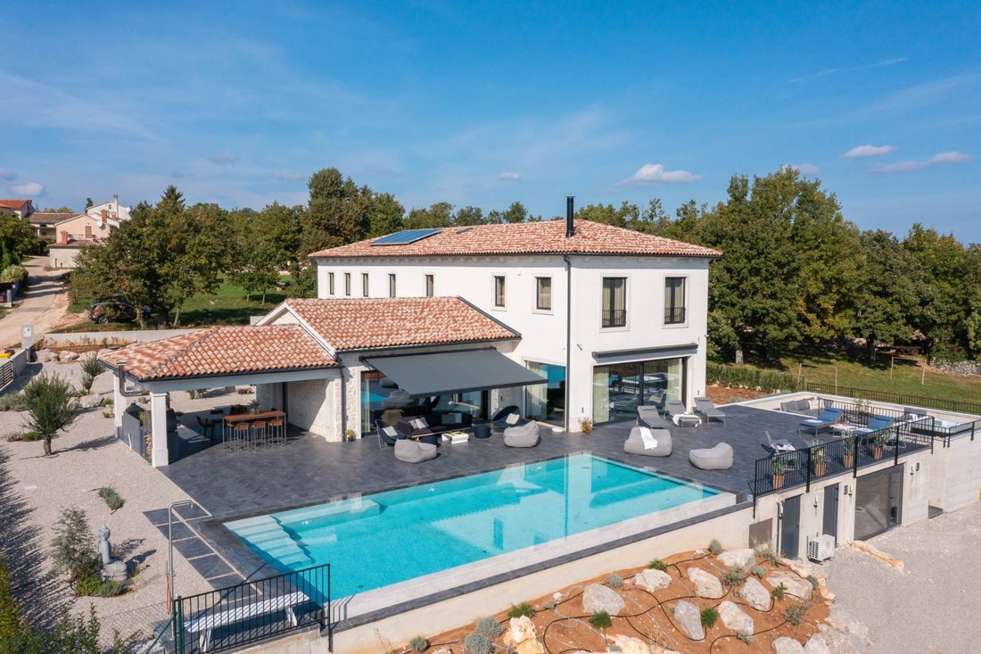 Villa in Karojba, Istria County, Croatia 2 - 18185996