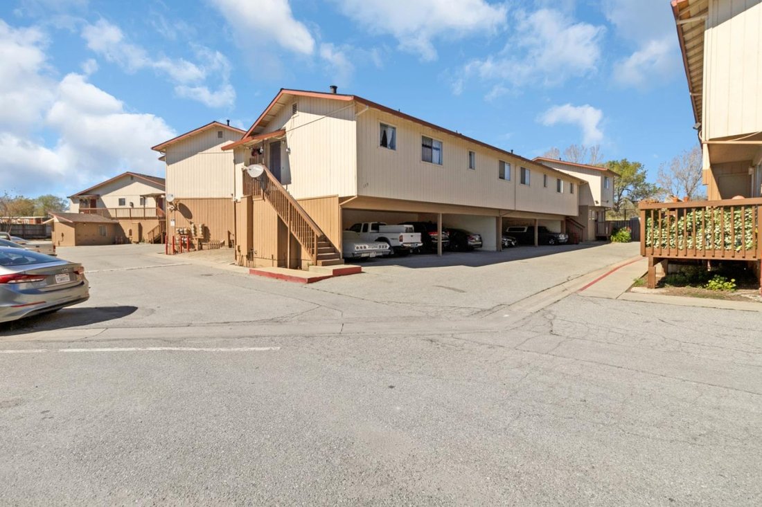 Watsonville, California, United States 1 - 18185230
